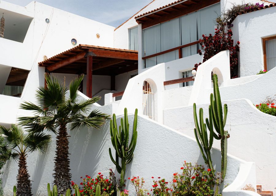 Witte villa aan de Costa Blanca in avondzon (placeholder)